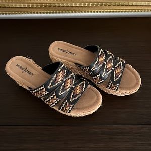 Minnetonka Platform Wedge sandals
